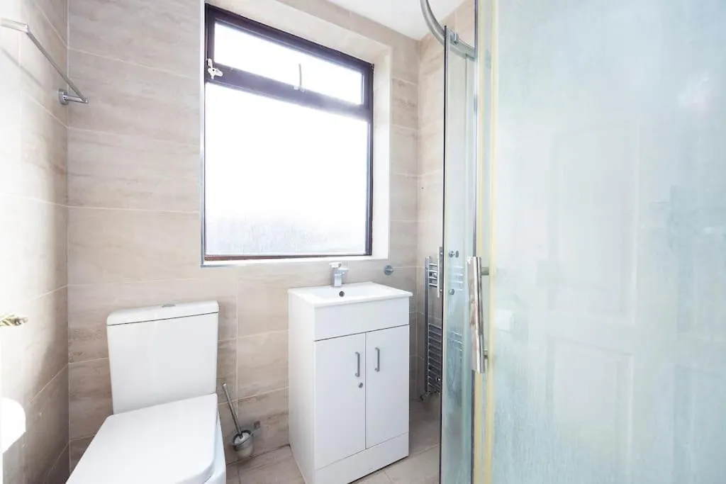 4 Bedroom House 2 Baths Dagenham 0*,  United Kingdom